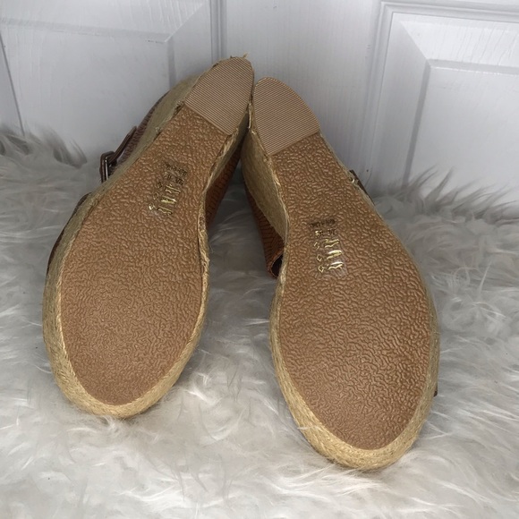 NWB - Woven Platform Tan / Brown Wedges Sz 8.5 - Picture 6 of 6